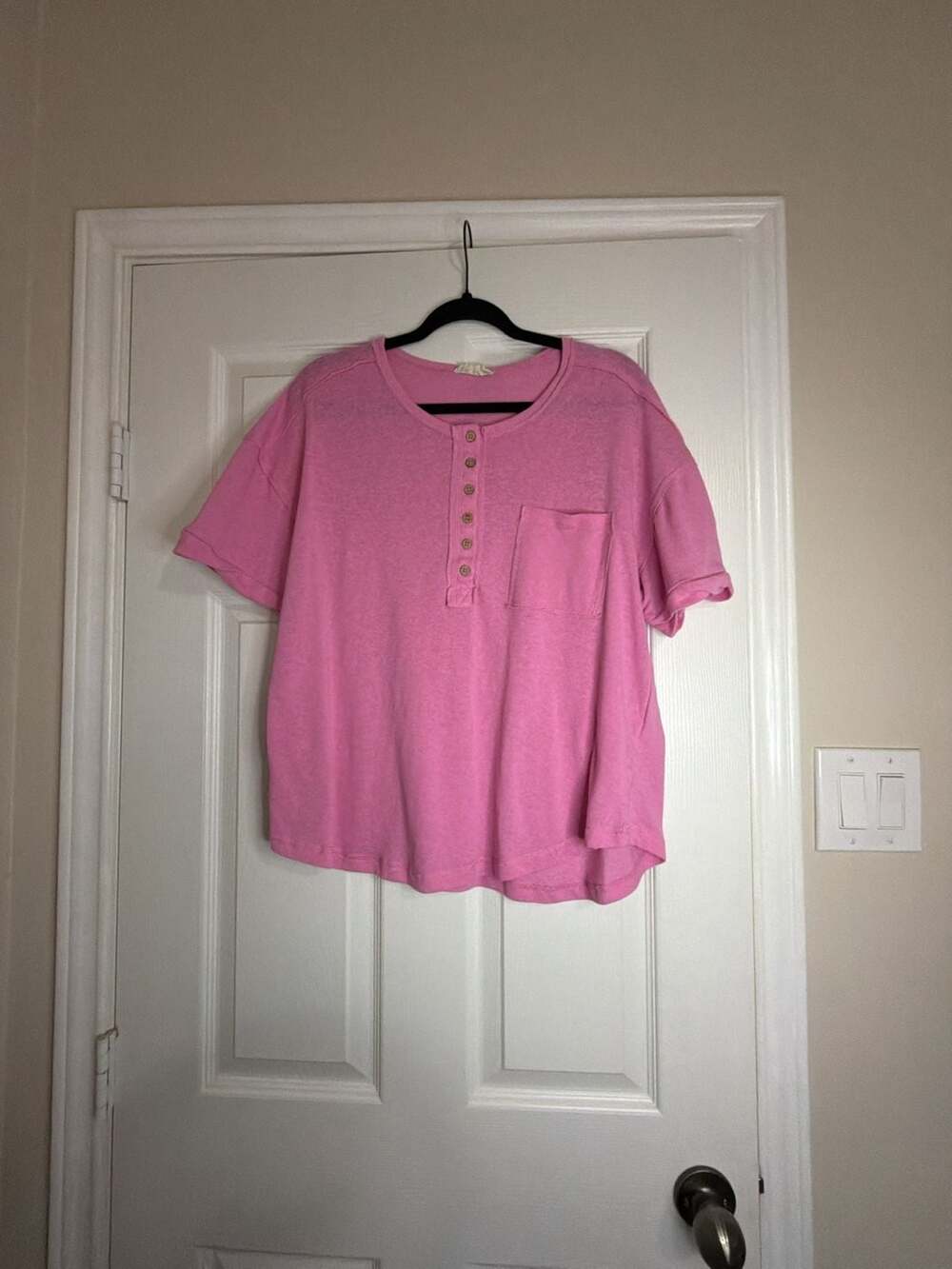 New In Henley Top Size M Pink Cotton Blend Short Sleeve Pocket Shirt